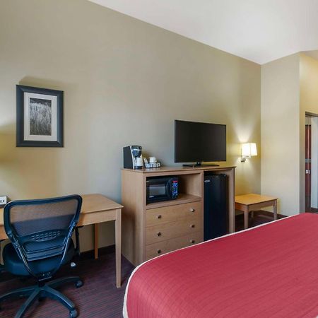 Best Western Golden Prairie Inn And Suites Sidney Esterno foto