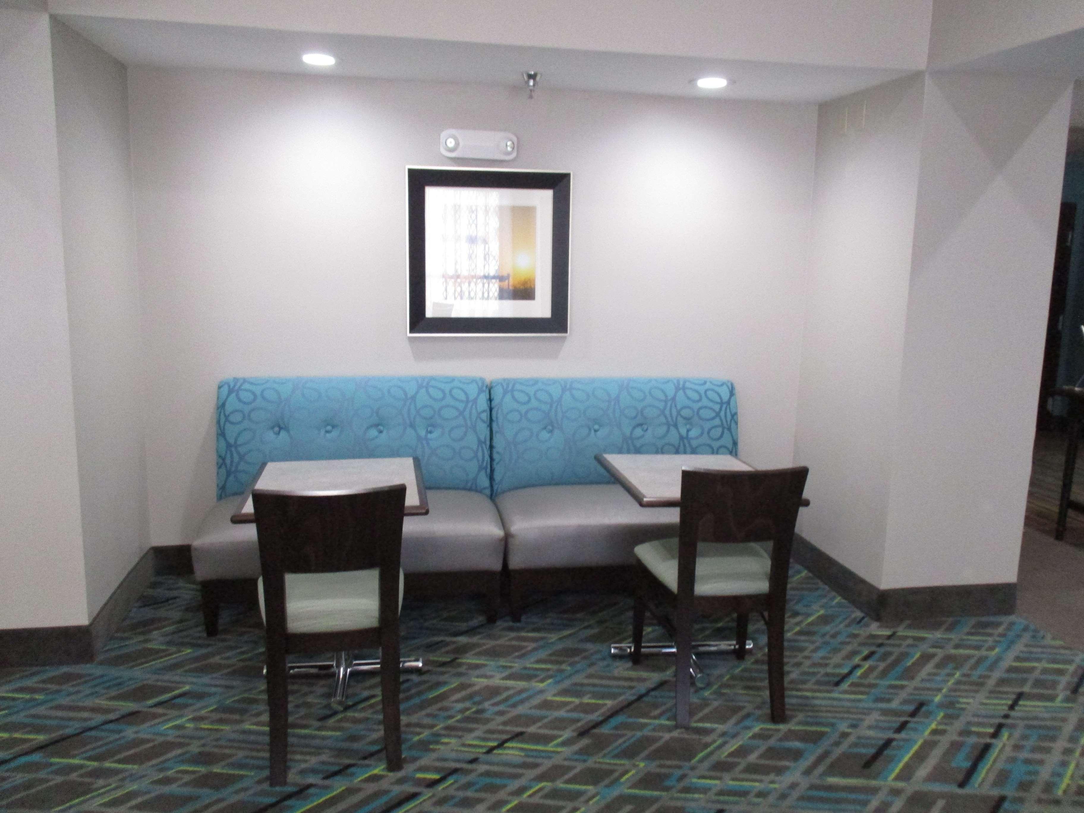 Best Western Golden Prairie Inn And Suites Sidney Esterno foto