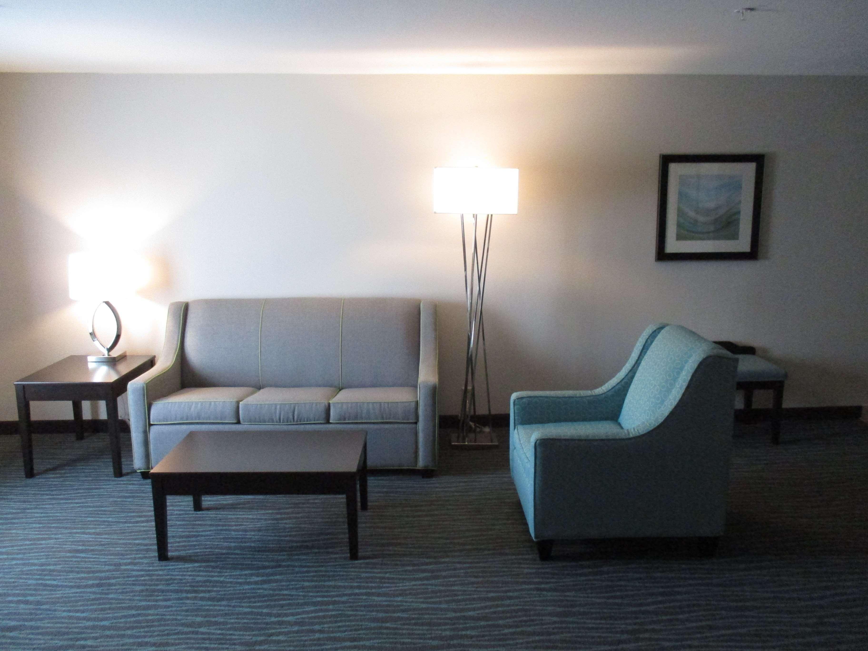 Best Western Golden Prairie Inn And Suites Sidney Esterno foto