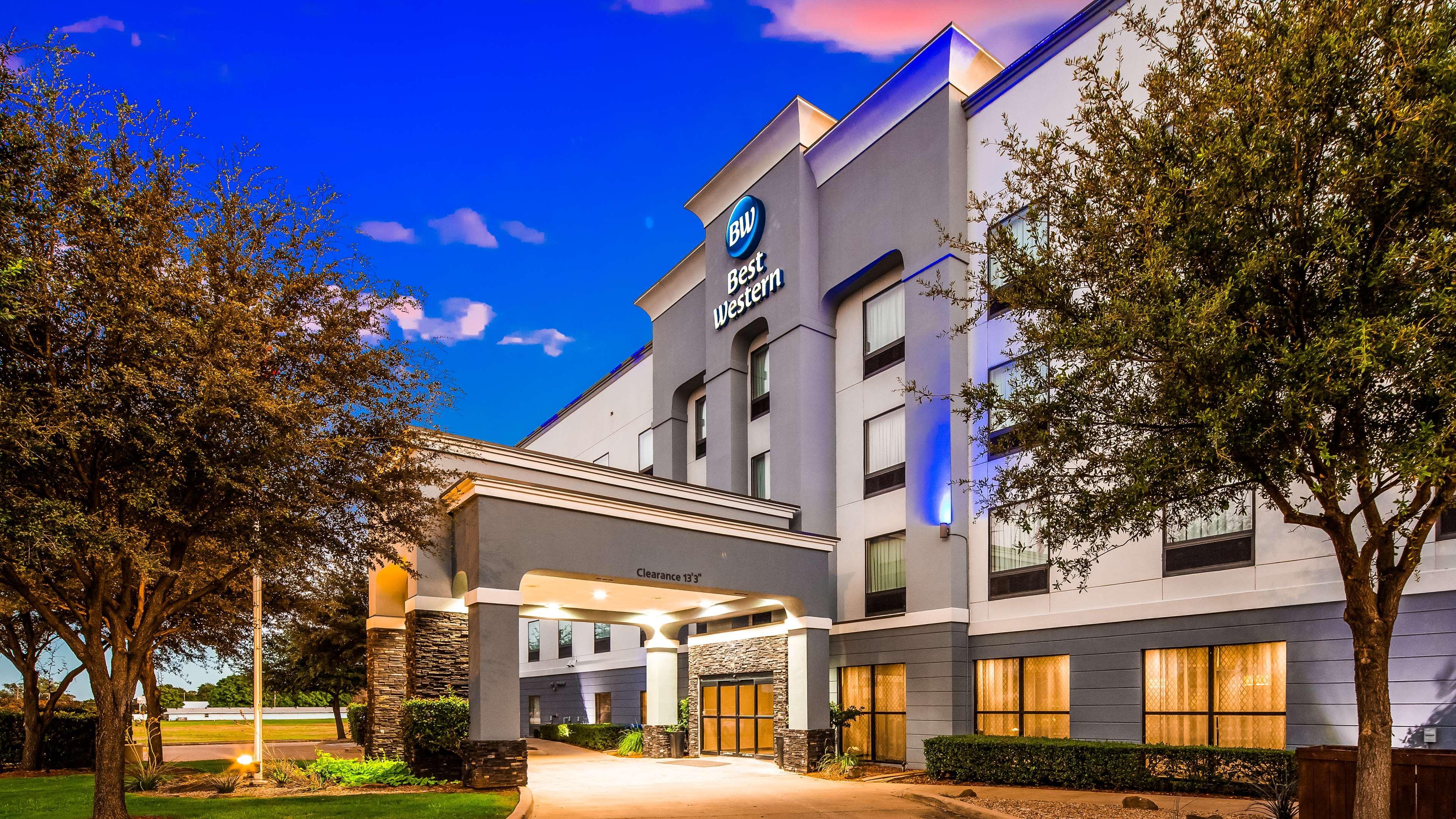 Best Western Golden Prairie Inn And Suites Sidney Esterno foto
