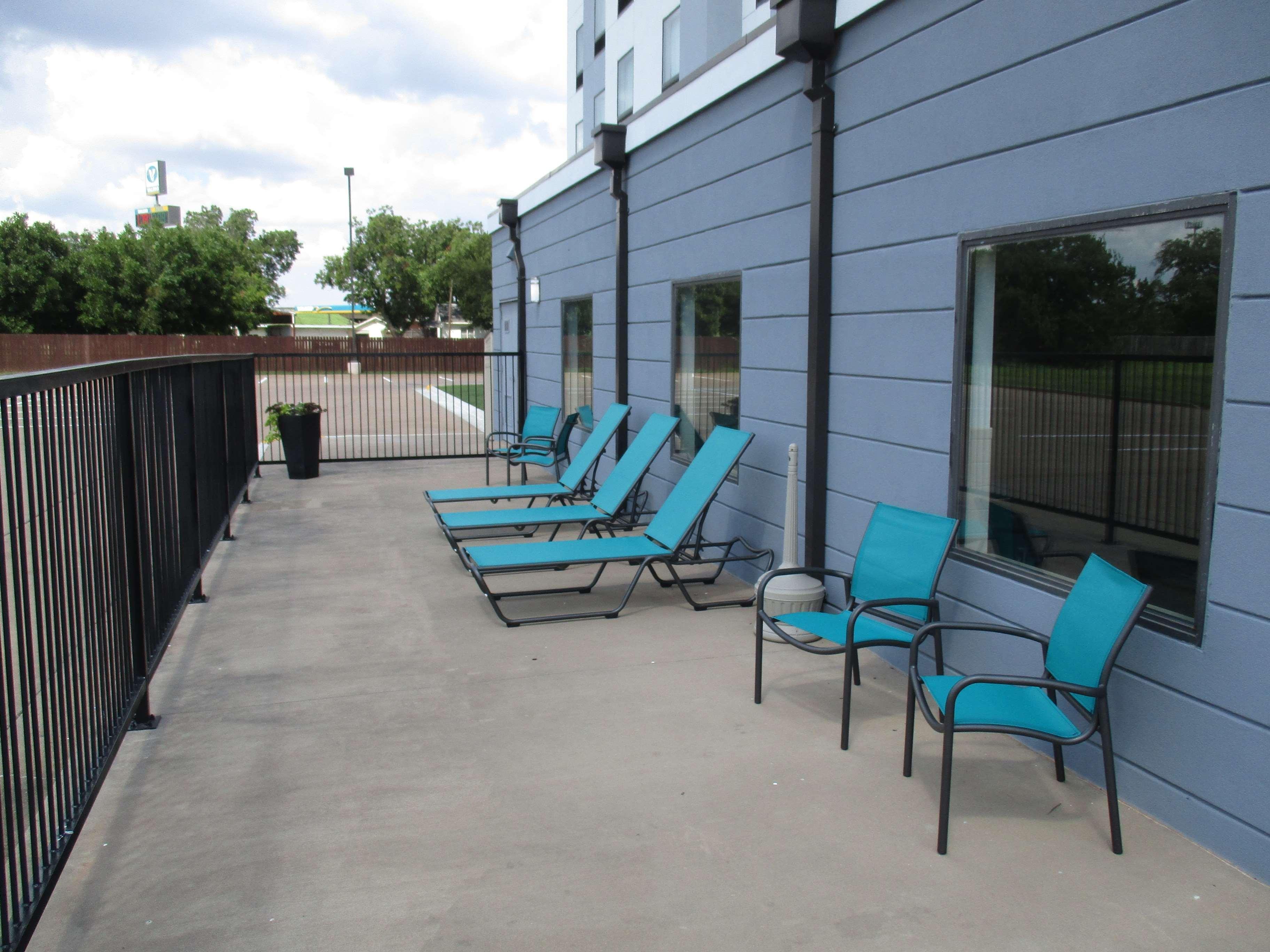 Best Western Golden Prairie Inn And Suites Sidney Esterno foto