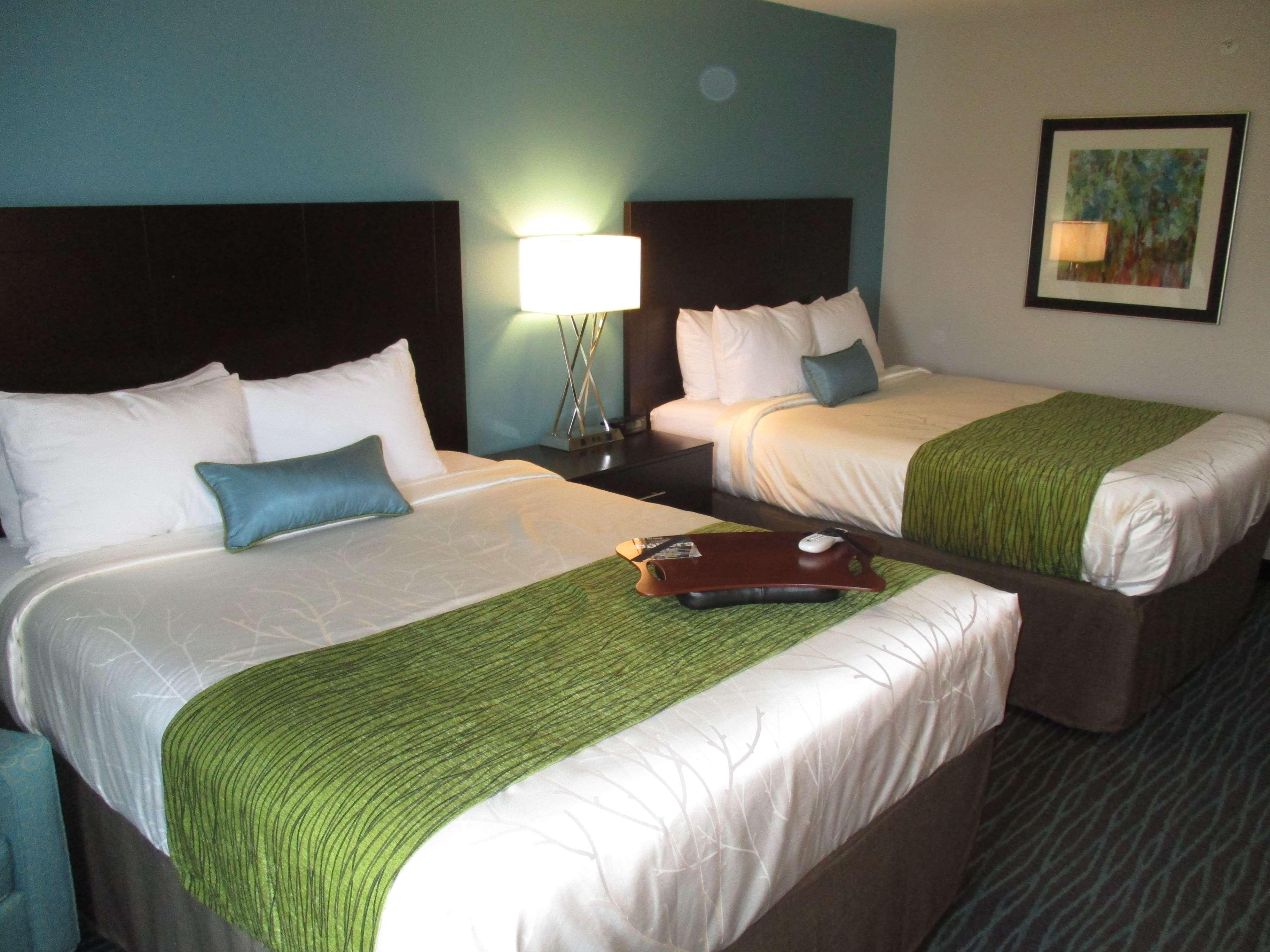 Best Western Golden Prairie Inn And Suites Sidney Esterno foto