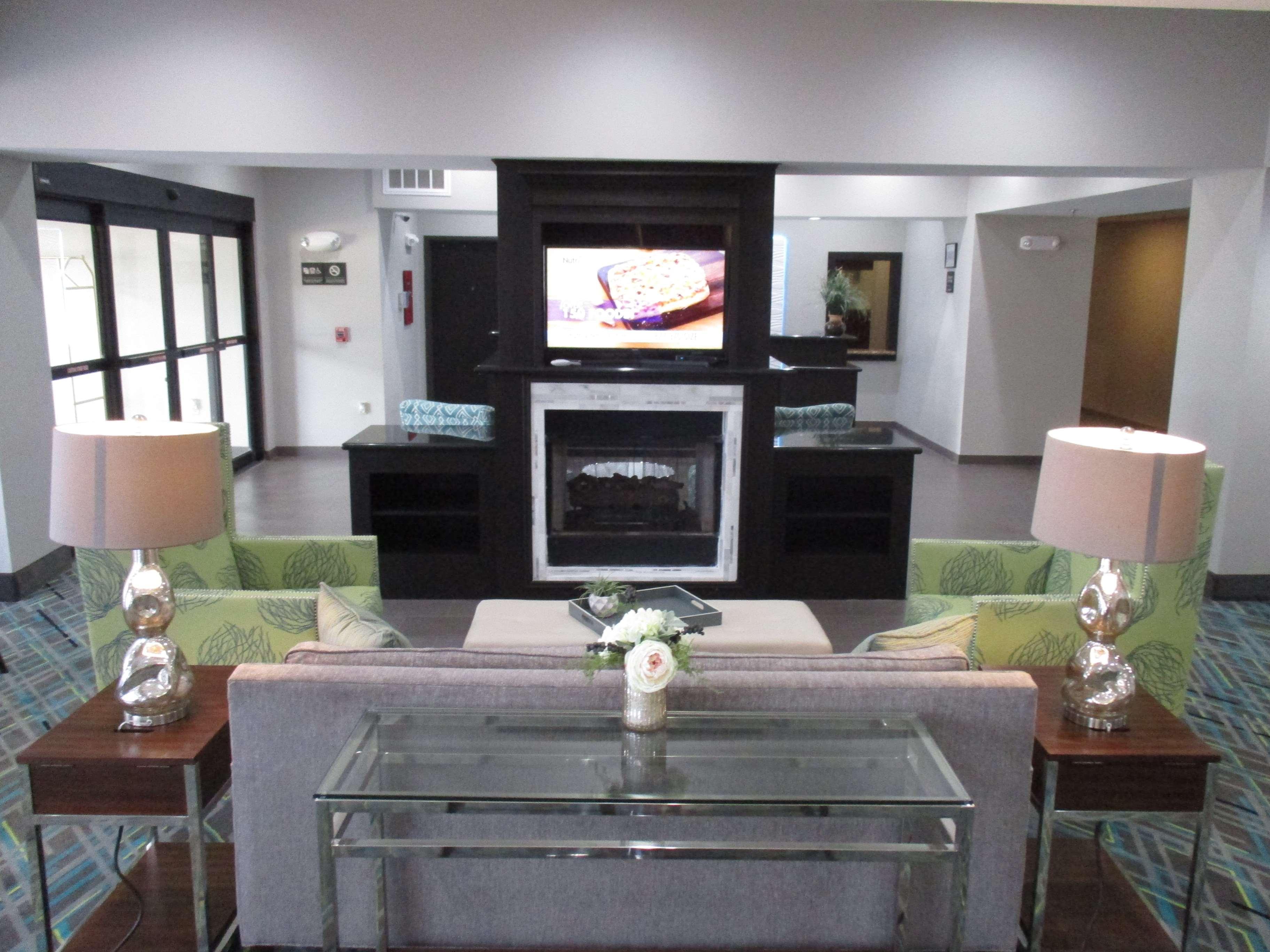 Best Western Golden Prairie Inn And Suites Sidney Esterno foto