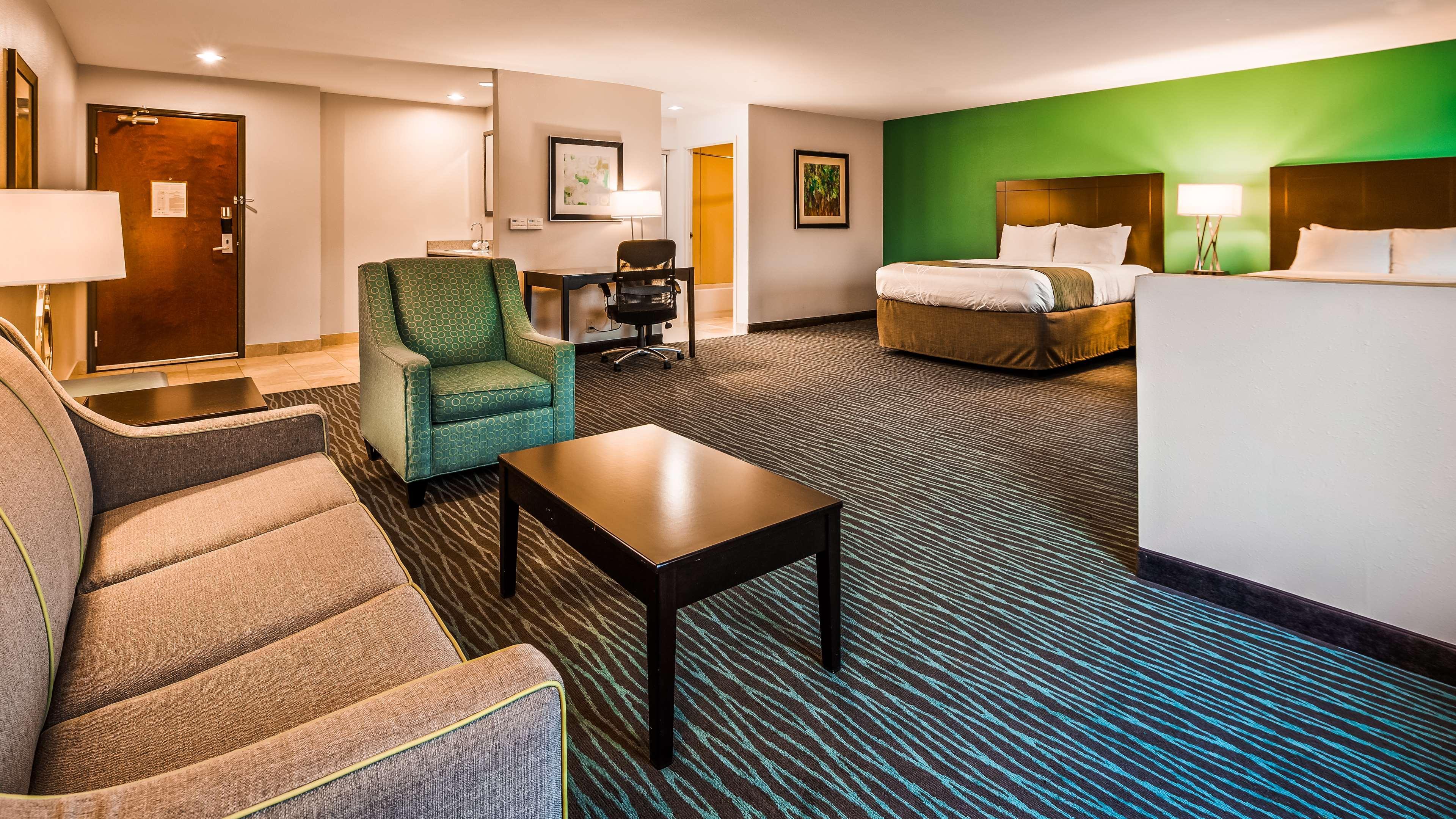Best Western Golden Prairie Inn And Suites Sidney Esterno foto