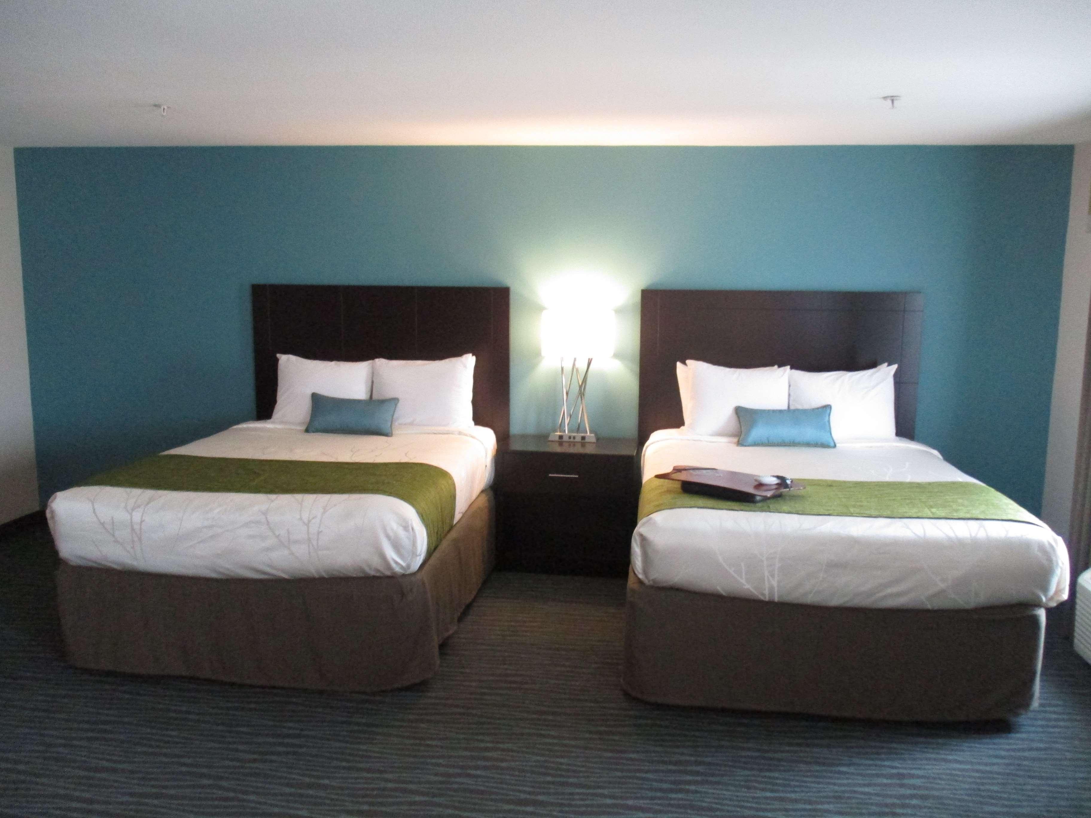 Best Western Golden Prairie Inn And Suites Sidney Esterno foto