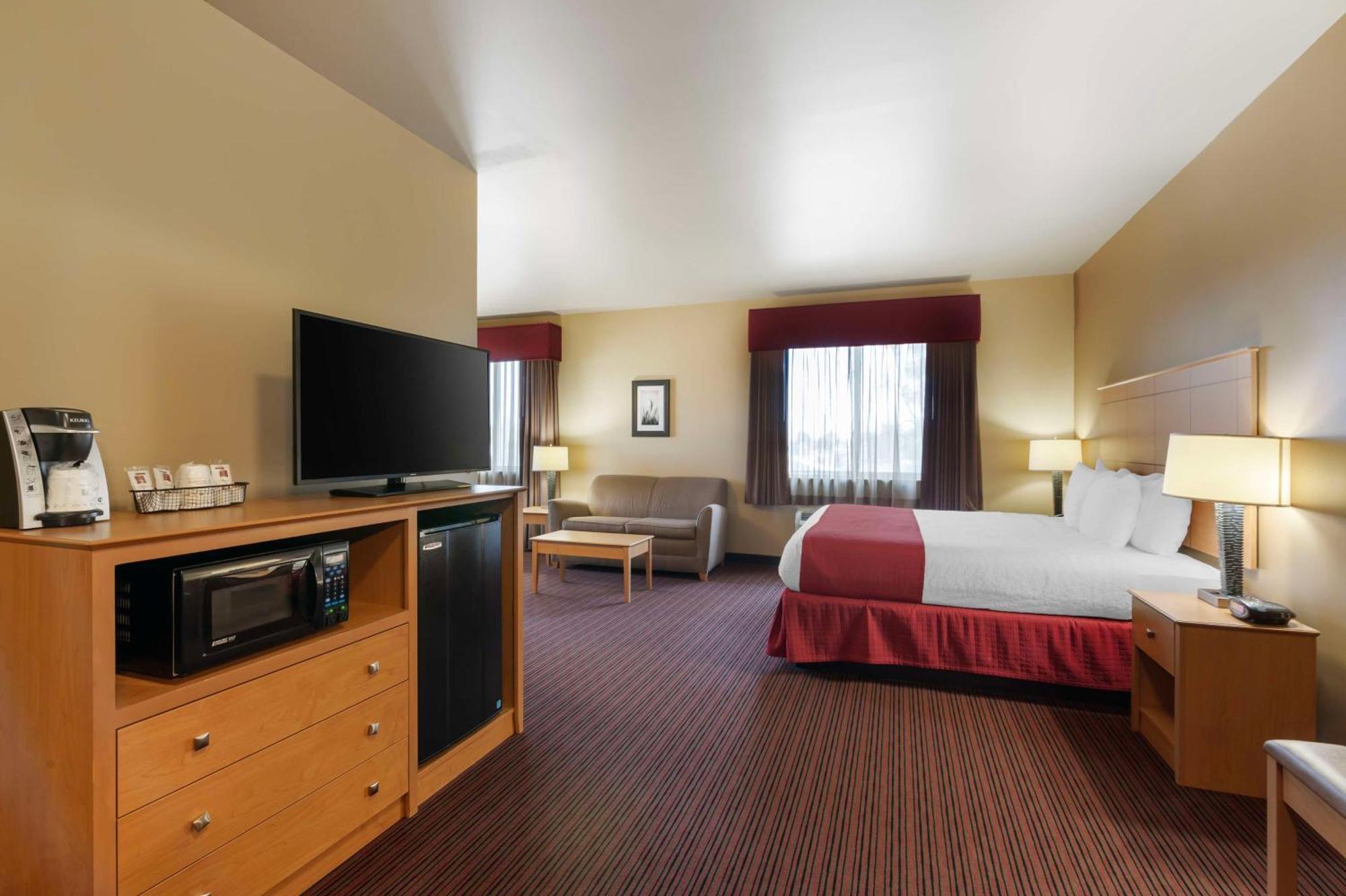Best Western Golden Prairie Inn And Suites Sidney Esterno foto