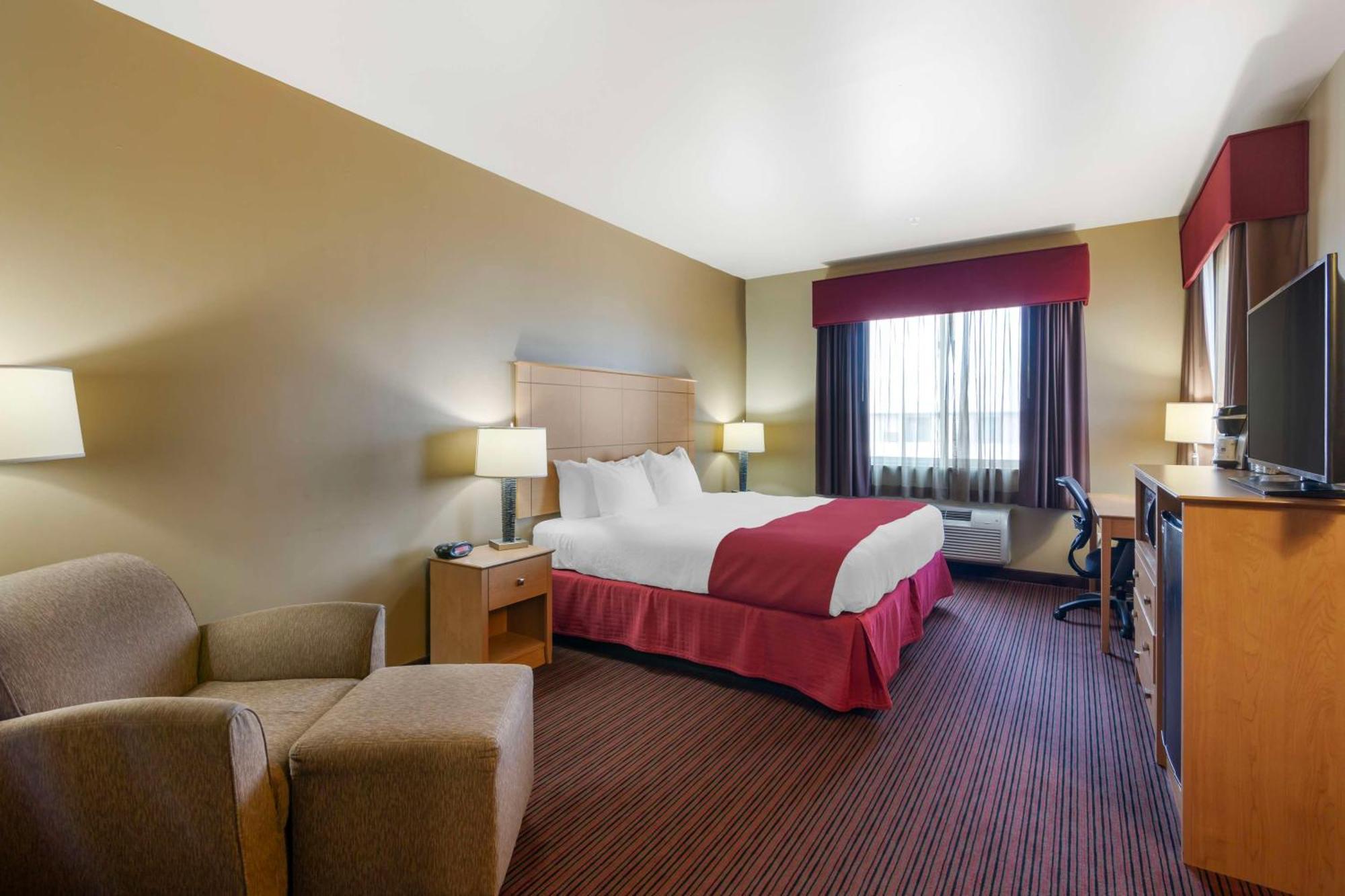 Best Western Golden Prairie Inn And Suites Sidney Esterno foto
