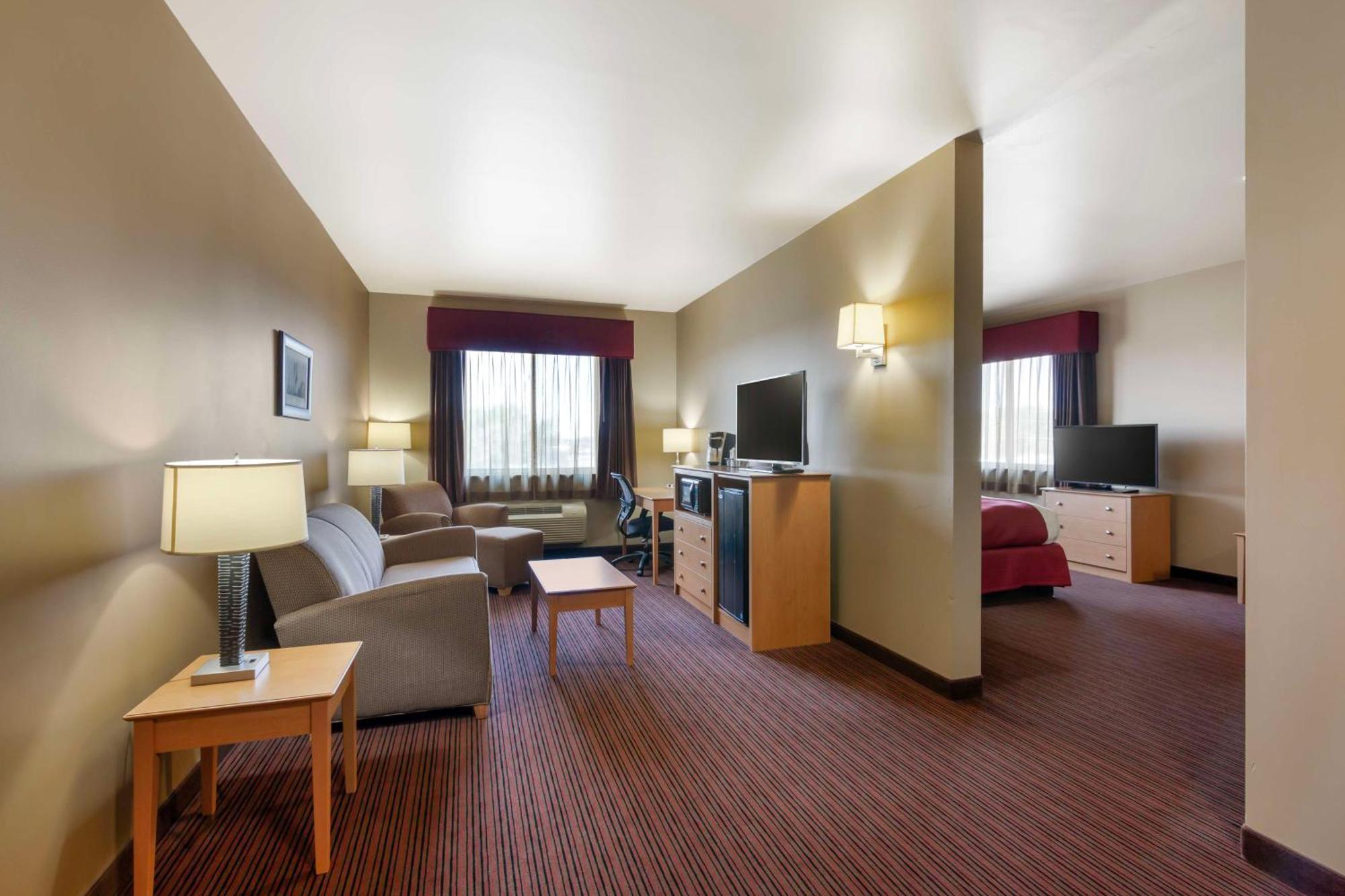 Best Western Golden Prairie Inn And Suites Sidney Esterno foto