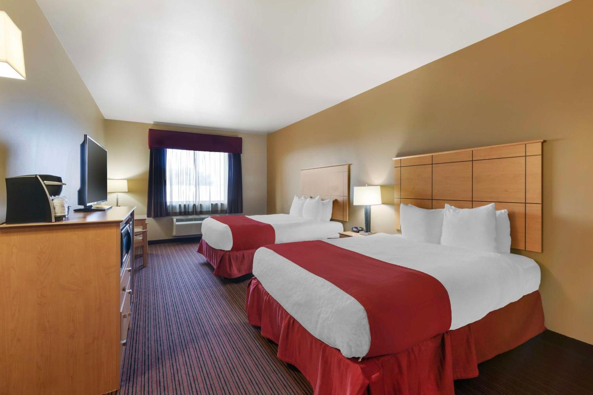 Best Western Golden Prairie Inn And Suites Sidney Esterno foto