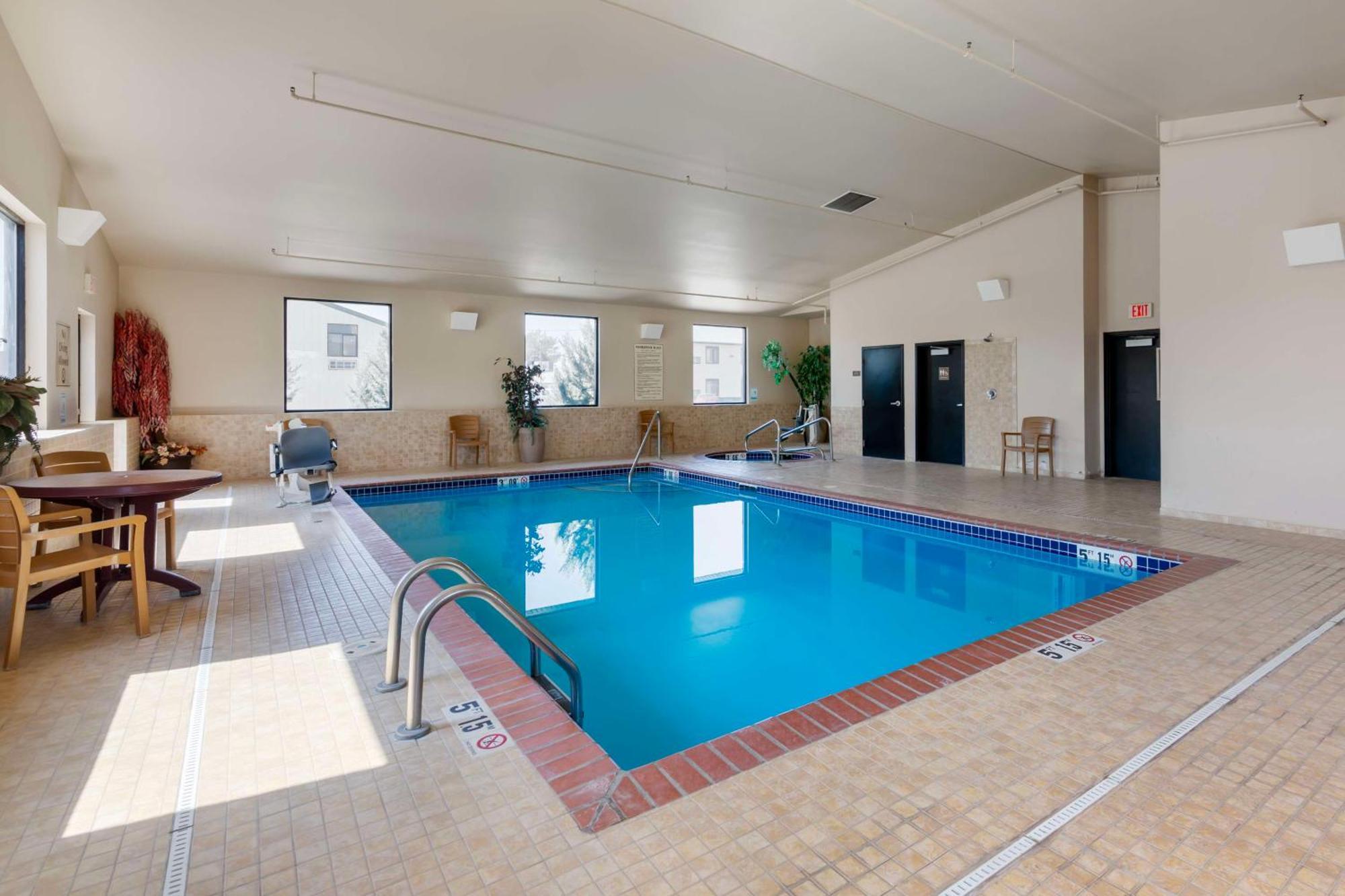 Best Western Golden Prairie Inn And Suites Sidney Esterno foto